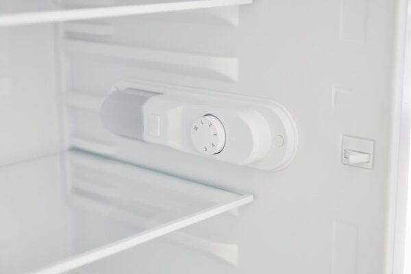 COMBINA FRIGORIFICA HEINNER HC-V288BKE++, Clasa E, 288L, Less frost, Control mecanic, Iluminare LED, H 180cm, Negru - imagine 3